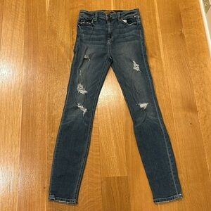 Joe’s Jeans high rise skinny jean. Size 29